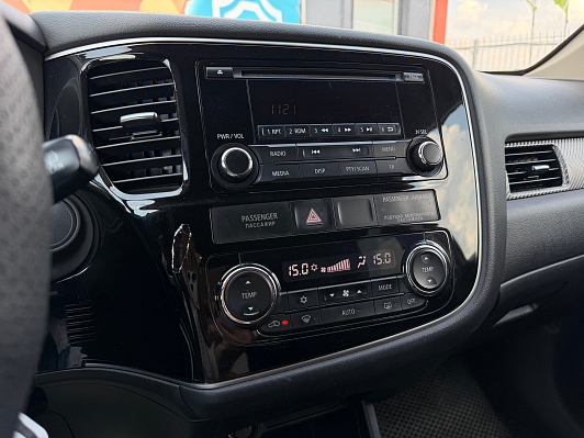 Mitsubishi Outlander Intense, 2013 года, пробег 186256 км