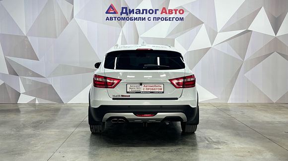 Lada (ВАЗ) Vesta Luxe, 2019 года, пробег 174351 км