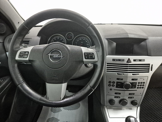 Opel Astra, 2011 года, пробег 164212 км