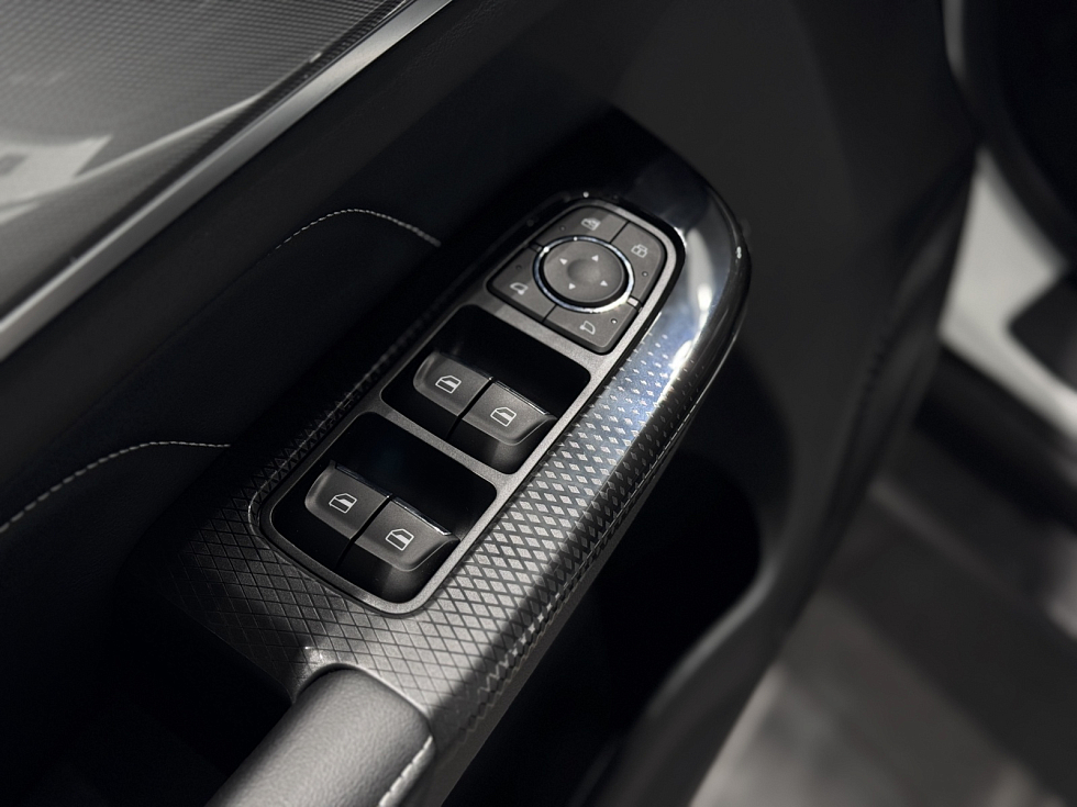 Haval M6 Base, белый