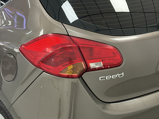 Kia Ceed, 2018 года, пробег 100000 км