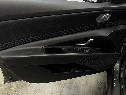Hyundai Elantra LUX, 2023 года, пробег 76279 км