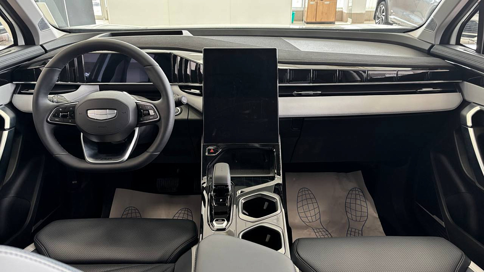 Geely Atlas Флагман, белый