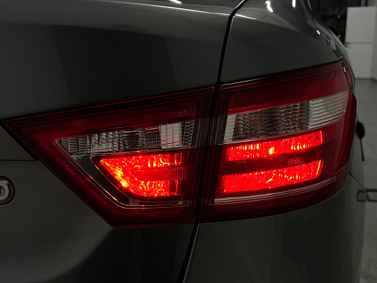 Lada (ВАЗ) Vesta 50 Anniversary, 2016 года, пробег 129000 км