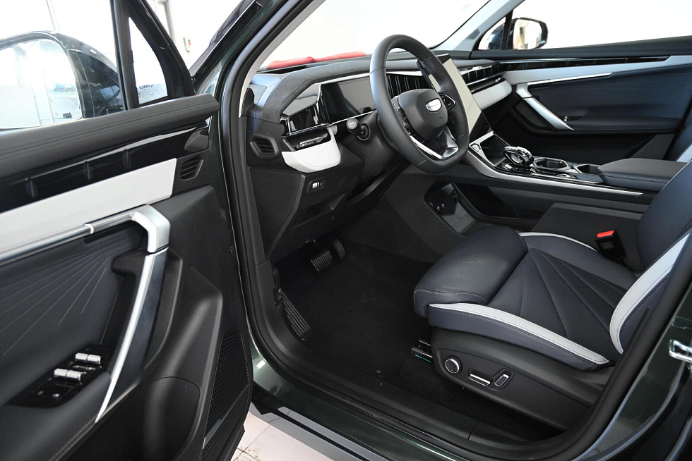 Geely Atlas , зеленый