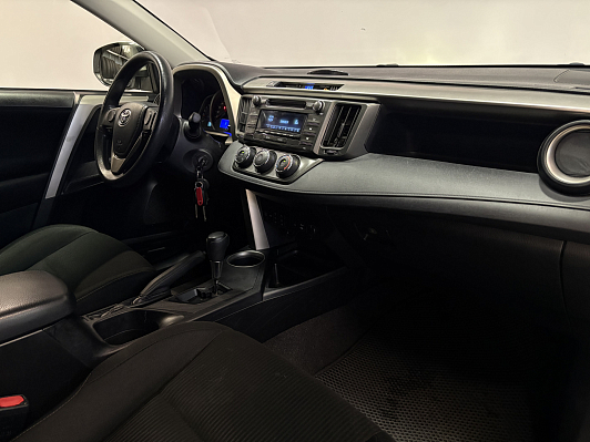 Toyota RAV4, 2015 года, пробег 122000 км