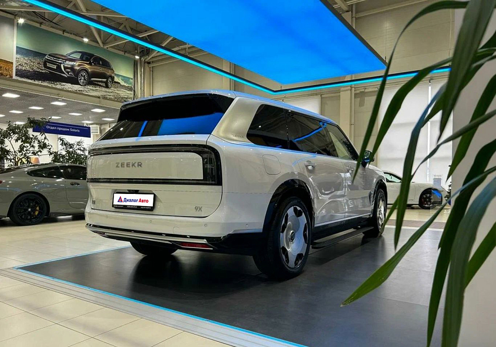 Zeekr 9X Hyper, белый