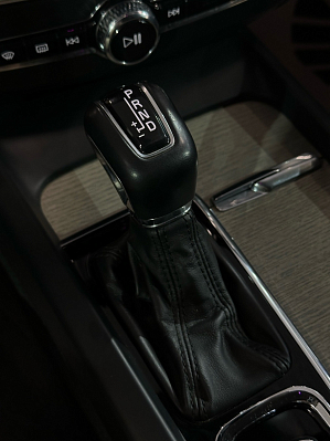Volvo XC60 Inscription, 2018 года, пробег 52500 км