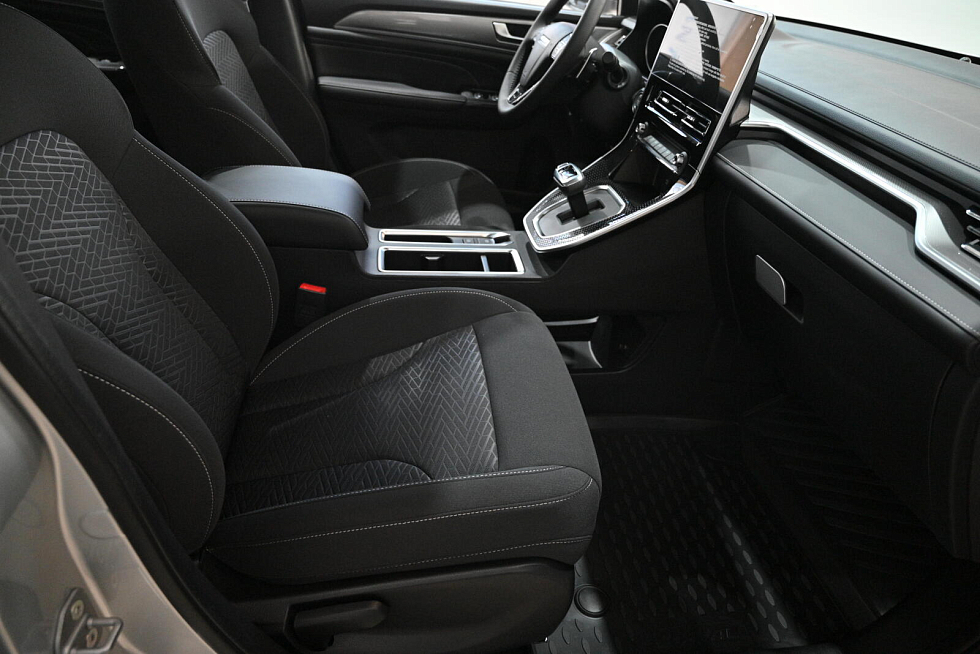 Haval M6 Family, серебряный