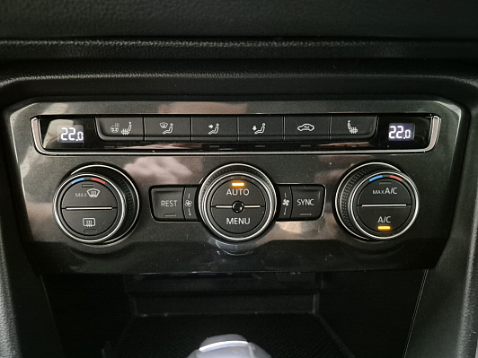 Volkswagen Tiguan Highline, 2018 года, пробег 124500 км
