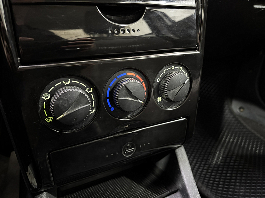 Lada (ВАЗ) Priora, 2013 года, пробег 203329 км