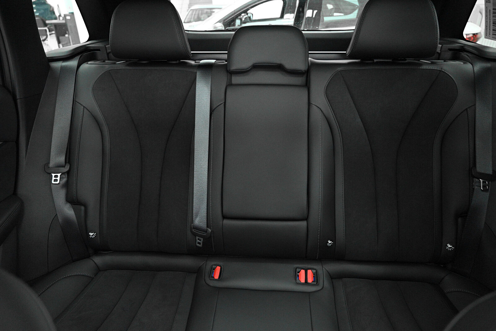 Geely Monjaro Флагман, серый