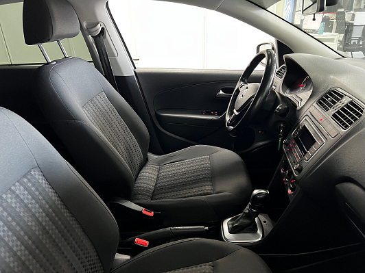 Volkswagen Polo Comfortline, 2017 года, пробег 123000 км