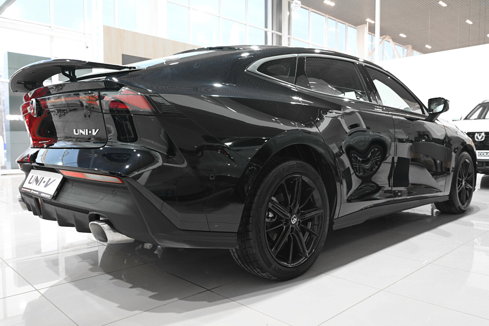 Changan UNI-V Стандарт, черный