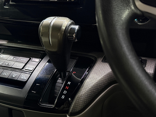 Honda Stepwgn, 2016 года, пробег 163270 км