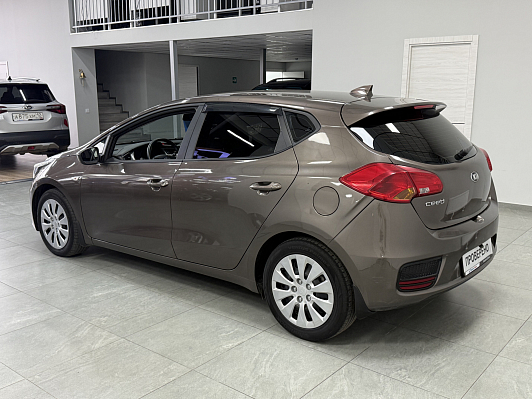 Kia Ceed, 2018 года, пробег 100000 км