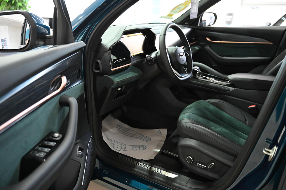 Geely Monjaro Exclusive, синий