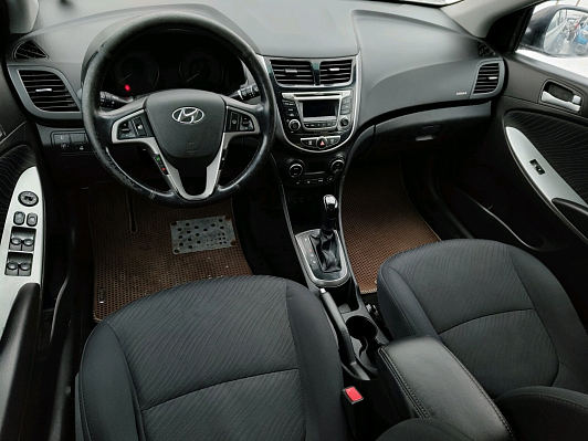 Hyundai Solaris Elegance, 2015 года, пробег 141000 км