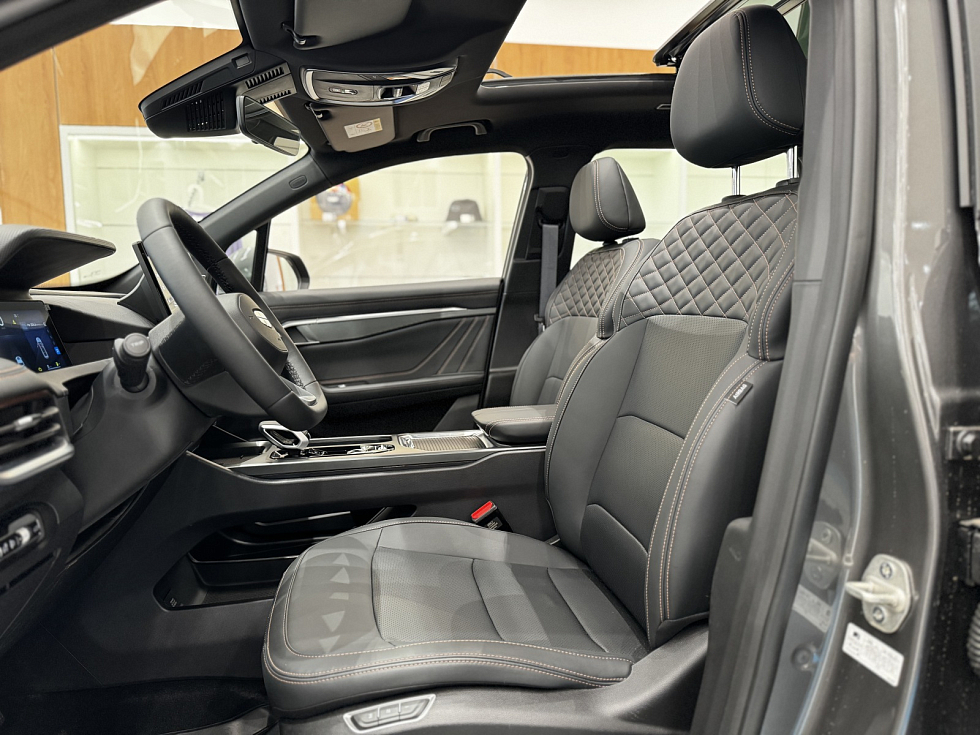 Geely Okavango Flagship, серый