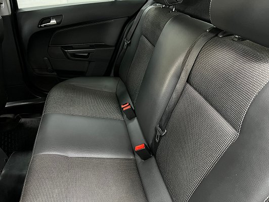 Opel Astra, 2011 года, пробег 135363 км