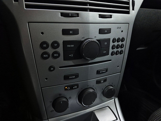 Opel Astra, 2011 года, пробег 67600 км