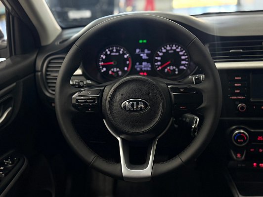 Kia Rio Luxe, 2017 года, пробег 124663 км