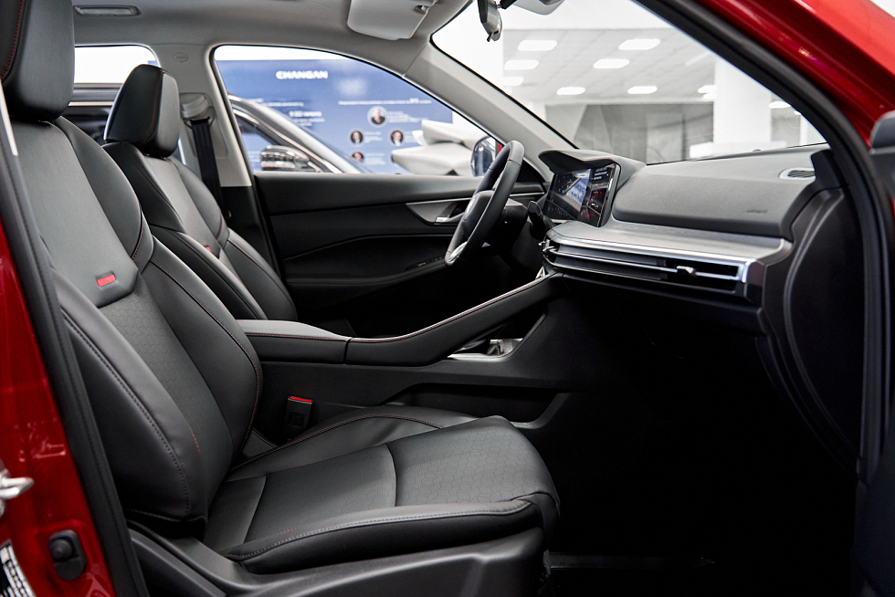 Changan CS35 Plus Техно, серебряный