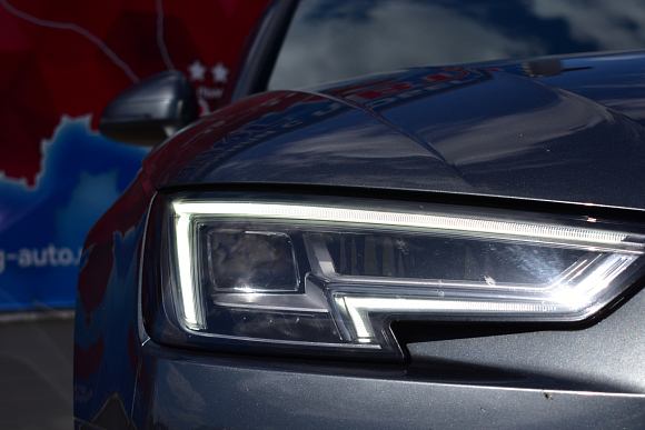 Audi A4 Sport, 2019 года, пробег 181383 км