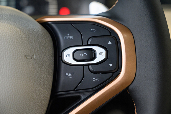 Haval Jolion Elite, красный