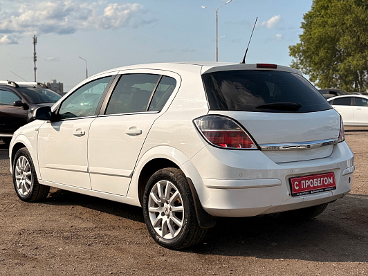 Opel Astra, 2013 года, пробег 210036 км