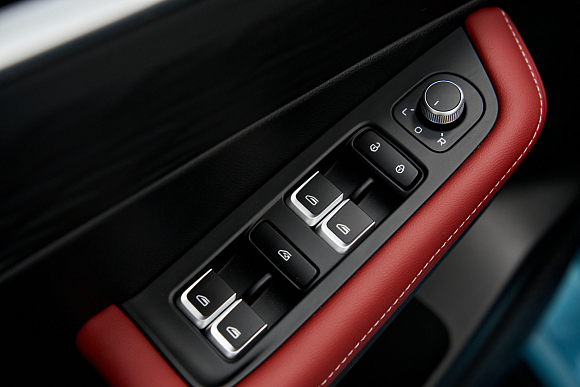 Geely Coolray Comfort, голубой