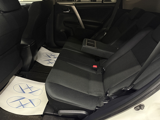 Toyota RAV4, 2013 года, пробег 111802 км