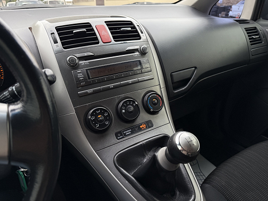 Toyota Auris, 2007 года, пробег 310000 км