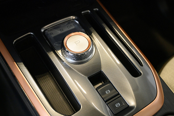 Haval Jolion Elite, красный