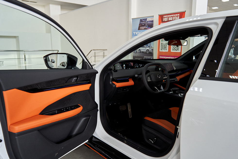 Changan UNI-V Tech, белый