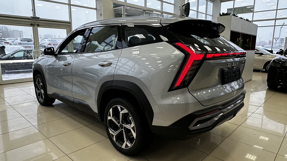 Geely Atlas Флагман, серебряный