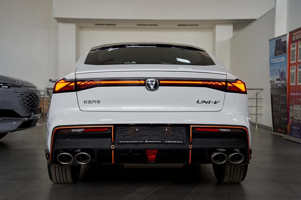 Changan UNI-V Tech, белый