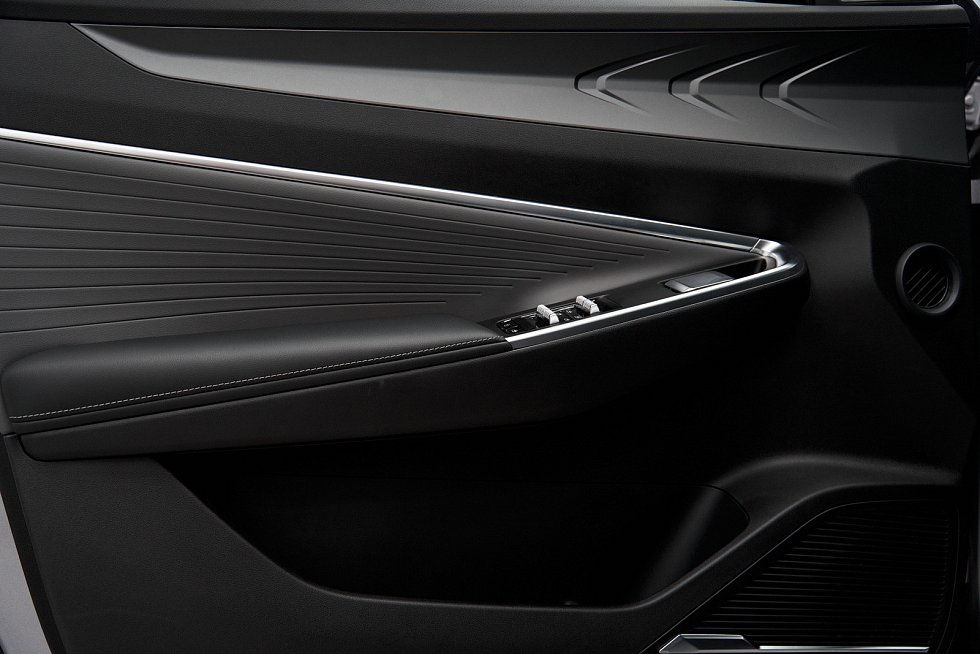 Geely Cityray Флагман, серебряный