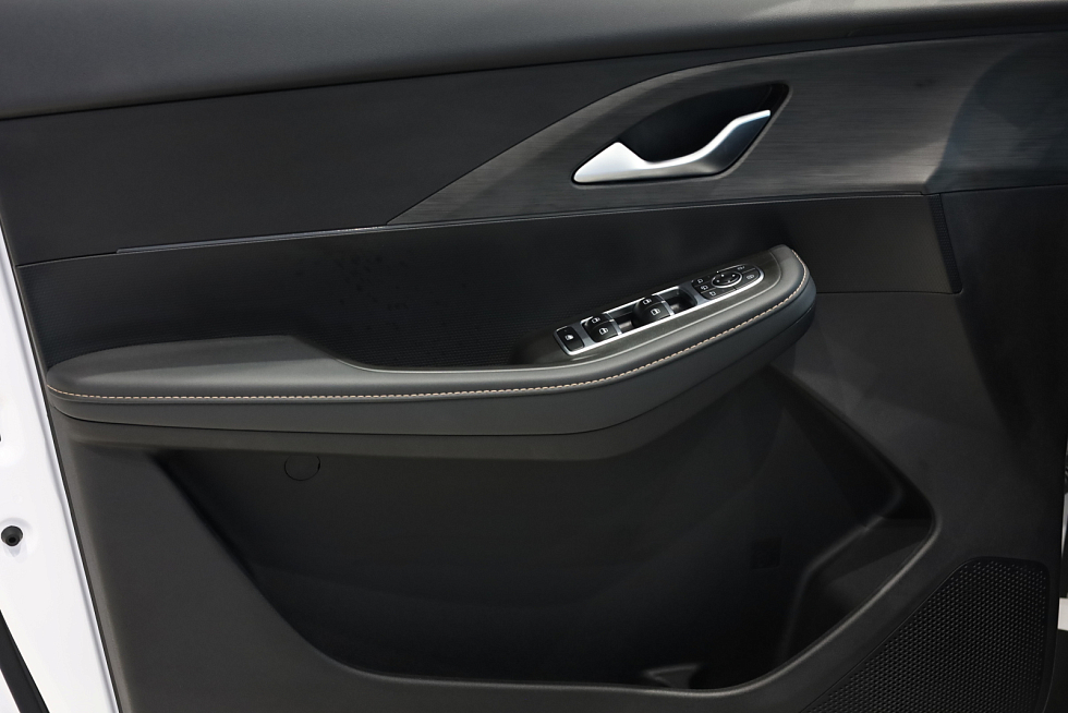 Omoda C5 Актив, белый