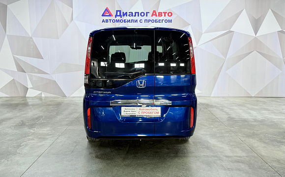 Honda Stepwgn, 2016 года, пробег 163270 км