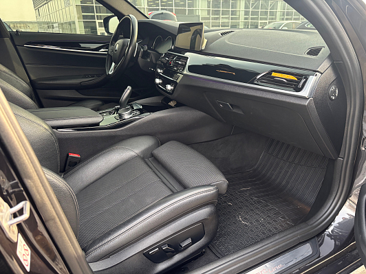 BMW 5 серии, 2018 года, пробег 129871 км