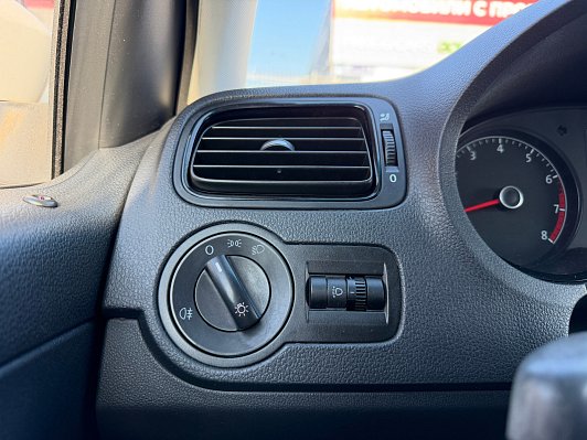 Volkswagen Polo Comfortline, 2016 года, пробег 190000 км