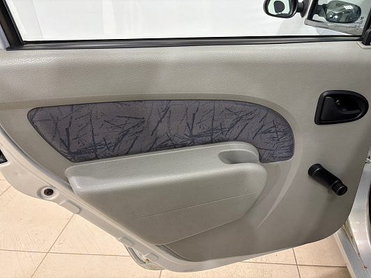 Renault Logan, 2006 года, пробег 289427 км