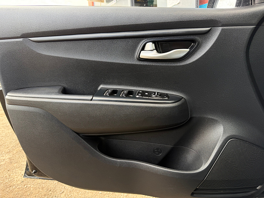 Kia Rio Luxe, 2019 года, пробег 111600 км