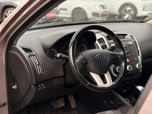 Kia Ceed Comfort, 2010 года, пробег 222725 км