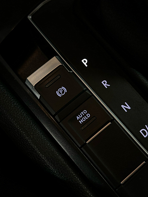Volkswagen Tiguan Trendline, 2019 года, пробег 105000 км