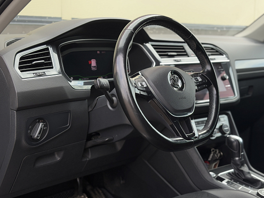 Volkswagen Tiguan, 2019 года, пробег 117212 км