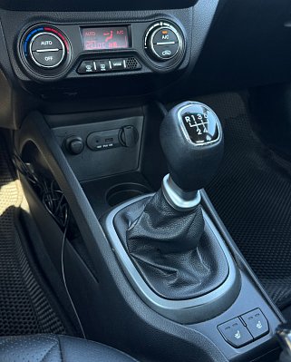 Kia Rio Luxe, 2013 года, пробег 233300 км