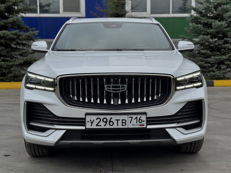 Geely Monjaro Flagship (2023-2025), белый
