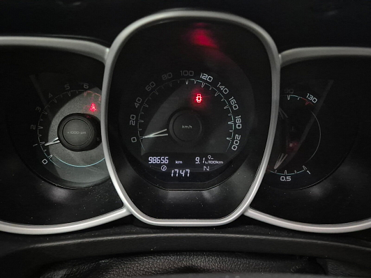 Lada (ВАЗ) Vesta Exclusive (2018-2019), 2017 года, пробег 98435 км